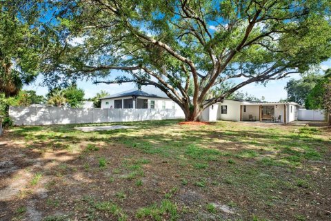 Casa en venta en Tampa, Florida, 4 dormitorios, 145.76 m2 № 2151537 - foto 28