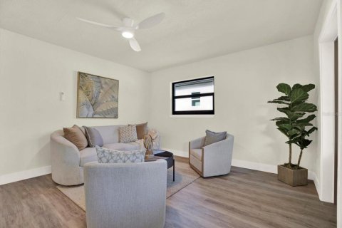 Casa en venta en Tampa, Florida, 4 dormitorios, 145.76 m2 № 2151537 - foto 4