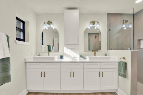 Casa en venta en Tampa, Florida, 4 dormitorios, 145.76 m2 № 2151537 - foto 17