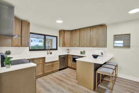 Casa en venta en Tampa, Florida, 4 dormitorios, 145.76 m2 № 2151537 - foto 8