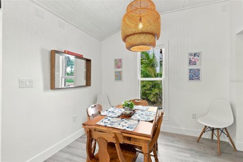Villa ou maison à vendre à Punta Gorda, Floride: 2 chambres, 104.7 m2 № 2384217 - photo 17