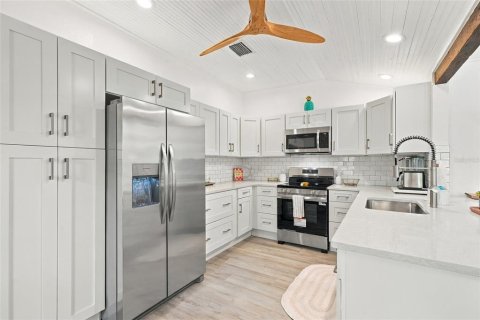 Villa ou maison à vendre à Punta Gorda, Floride: 2 chambres, 104.7 m2 № 2384217 - photo 21