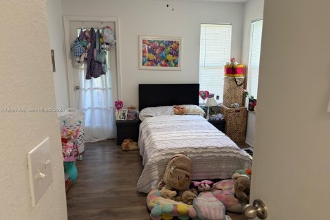 Condo in Sunrise, Florida, 2 bedrooms  № 2087871 - photo 16