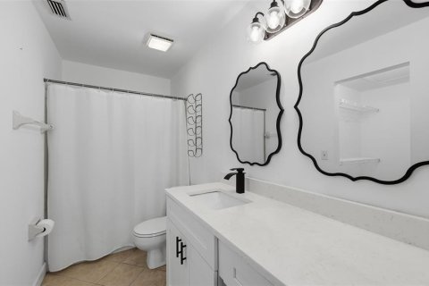 Condo in Bradenton, Florida, 2 bedrooms  № 2201363 - photo 24