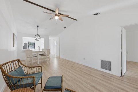Condo in Bradenton, Florida, 2 bedrooms  № 2201363 - photo 12