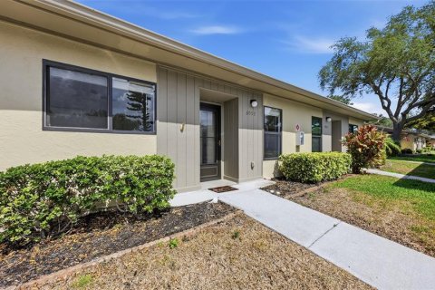Condo in Bradenton, Florida, 2 bedrooms  № 2201363 - photo 2