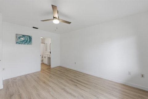 Condo in Bradenton, Florida, 2 bedrooms  № 2201363 - photo 22