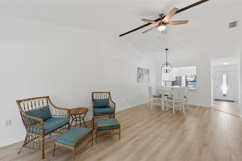 Condo in Bradenton, Florida, 2 bedrooms  № 2201363 - photo 14