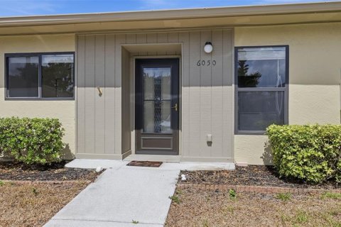 Condo in Bradenton, Florida, 2 bedrooms  № 2201363 - photo 3