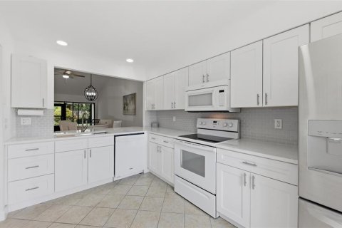 Condo in Bradenton, Florida, 2 bedrooms  № 2201363 - photo 5