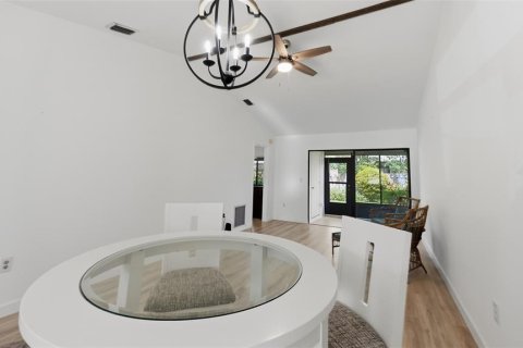 Condo in Bradenton, Florida, 2 bedrooms  № 2201363 - photo 11