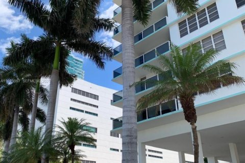 Appartement à louer à Hollywood, Floride: 2 chambres, 123.65 m2 № 1977432 - photo 21