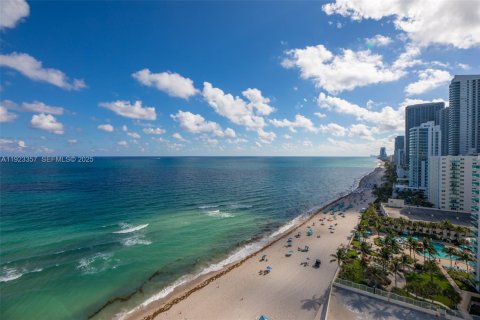 Appartement à louer à Hollywood, Floride: 2 chambres, 123.65 m2 № 1977432 - photo 18