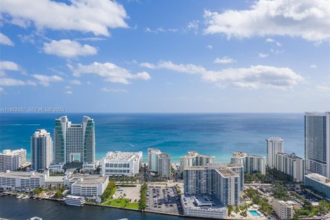Appartement à louer à Hollywood, Floride: 2 chambres, 123.65 m2 № 1977432 - photo 22