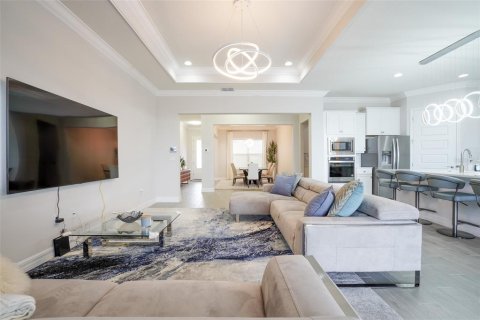 House in Winter Garden, Florida 4 bedrooms, 272.11 sq.m. № 2238000 - photo 23