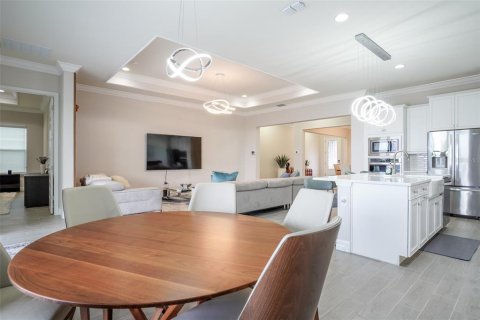 House in Winter Garden, Florida 4 bedrooms, 272.11 sq.m. № 2238000 - photo 18