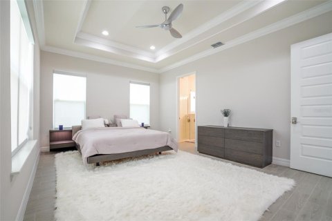 House in Winter Garden, Florida 4 bedrooms, 272.11 sq.m. № 2238000 - photo 25