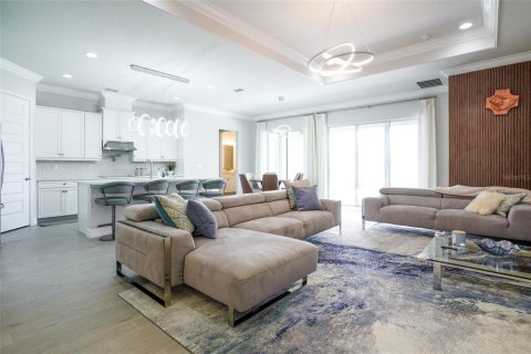 House in Winter Garden, Florida 4 bedrooms, 272.11 sq.m. № 2238000 - photo 17