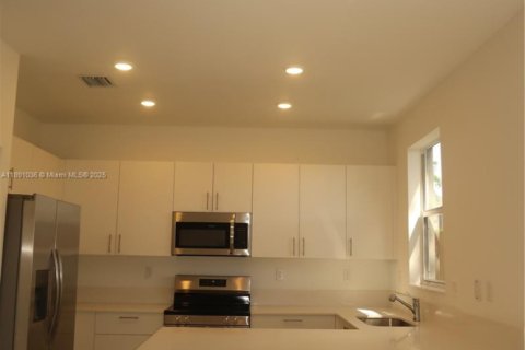 Townhouse in Homestead, Florida 3 bedrooms № 1944400 - photo 26
