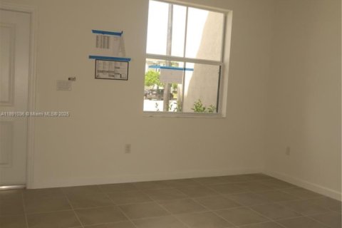 Townhouse in Homestead, Florida 3 bedrooms № 1944400 - photo 20