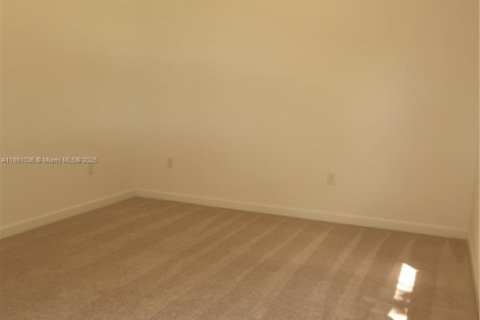 Townhouse in Homestead, Florida 3 bedrooms № 1944400 - photo 11