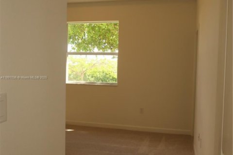 Townhouse in Homestead, Florida 3 bedrooms № 1944400 - photo 15