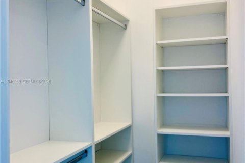 Studio in the Condo in Miami Beach, Florida  № 2002614