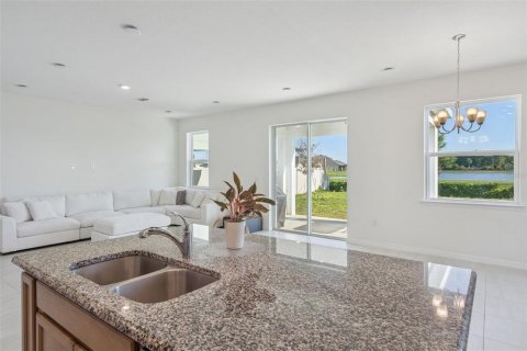 House in Kissimmee, Florida 3 bedrooms, 184.41 sq.m. № 2219226 - photo 4