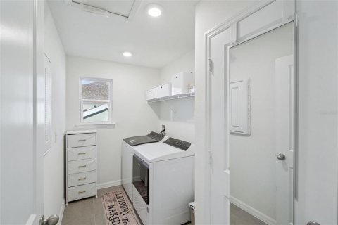 House in Kissimmee, Florida 3 bedrooms, 184.41 sq.m. № 2219226 - photo 15