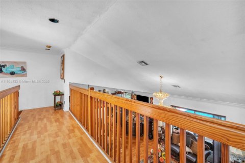 House in Plantation, Florida 5 bedrooms, 274.06 sq.m. № 1880125 - photo 21