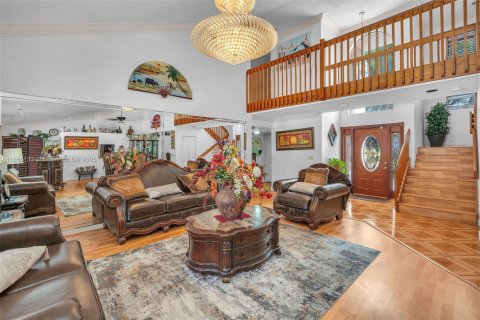 House in Plantation, Florida 5 bedrooms, 274.06 sq.m. № 1880125 - photo 4