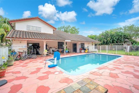 House in Plantation, Florida 5 bedrooms, 274.06 sq.m. № 1880125 - photo 27
