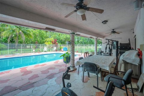 House in Plantation, Florida 5 bedrooms, 274.06 sq.m. № 1880125 - photo 26