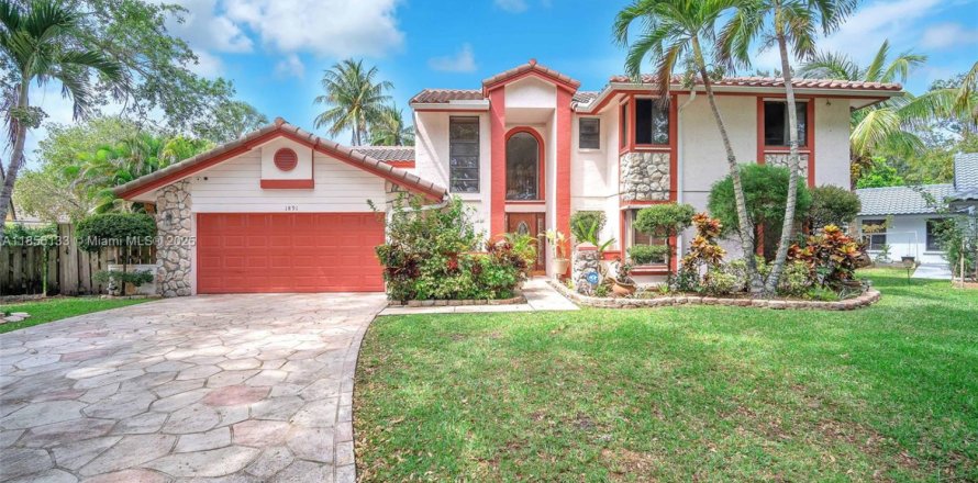 House in Plantation, Florida 5 bedrooms, 274.06 sq.m. № 1880125