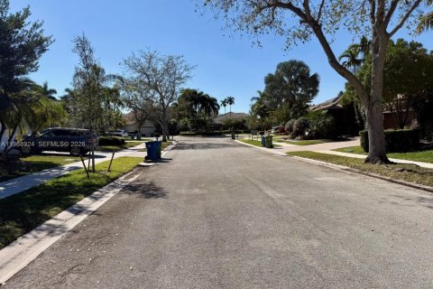 Casa en venta en Weston, Florida, 5 dormitorios, 243.31 m2 № 2031818 - foto 4