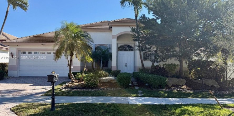 Casa en Weston, Florida 5 dormitorios, 243.31 m2 № 2031818