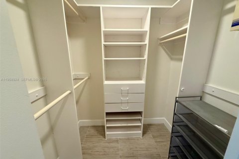 Casa en venta en Weston, Florida, 5 dormitorios, 243.31 m2 № 2031818 - foto 16