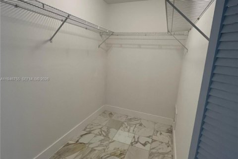 Commercial property in Lehigh Acres, Florida 1 bedroom № 2003221 - photo 2