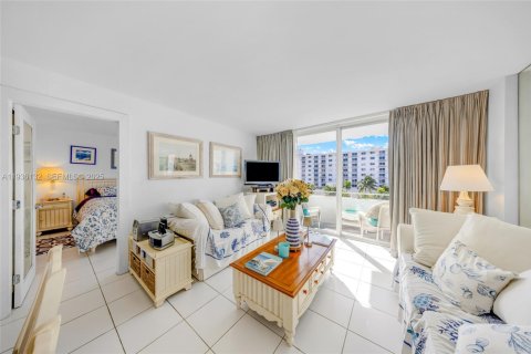 Copropriété à vendre à Miami Beach, Floride: 1 chambre, 59.92 m2 № 1994239 - photo 11