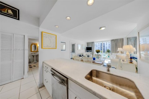 Copropriété à vendre à Miami Beach, Floride: 1 chambre, 59.92 m2 № 1994239 - photo 9