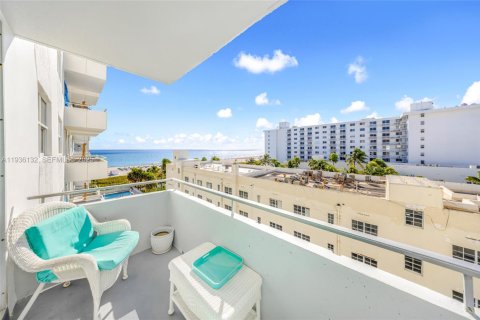 Copropriété à vendre à Miami Beach, Floride: 1 chambre, 59.92 m2 № 1994239 - photo 1