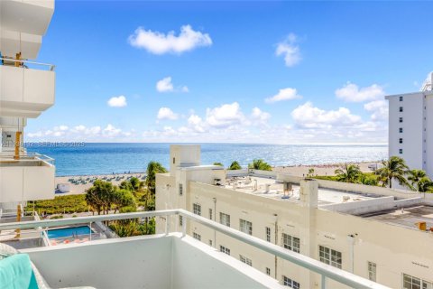 Copropriété à vendre à Miami Beach, Floride: 1 chambre, 59.92 m2 № 1994239 - photo 2
