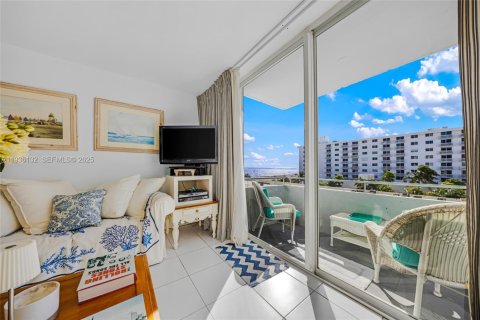 Copropriété à vendre à Miami Beach, Floride: 1 chambre, 59.92 m2 № 1994239 - photo 15