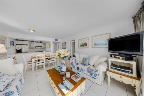 Copropriété à vendre à Miami Beach, Floride: 1 chambre, 59.92 m2 № 1994239 - photo 12