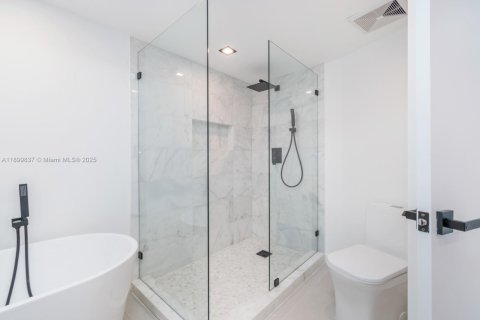 Copropriété à vendre à Aventura, Floride: 2 chambres, 105.91 m2 № 1951534 - photo 18