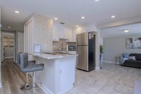 Casa en venta en Tampa, Florida, 3 dormitorios, 108.88 m2 № 2354617 - foto 3