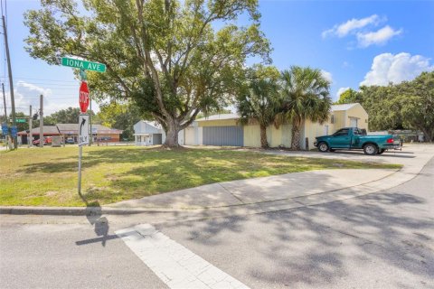 Commercial property in Fruitland Park, Florida 301.93 sq.m. № 1850304 - photo 23
