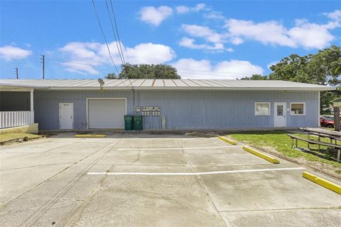 Commercial property in Fruitland Park, Florida 301.93 sq.m. № 1850304 - photo 24