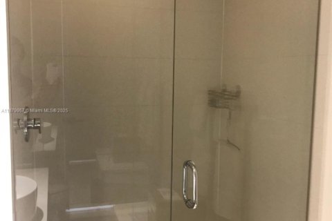 Condo in Miami, Florida, 2 bedrooms  № 1922205 - photo 25