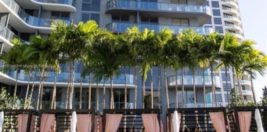 Condo in Miami, Florida, 2 bedrooms  № 1922205